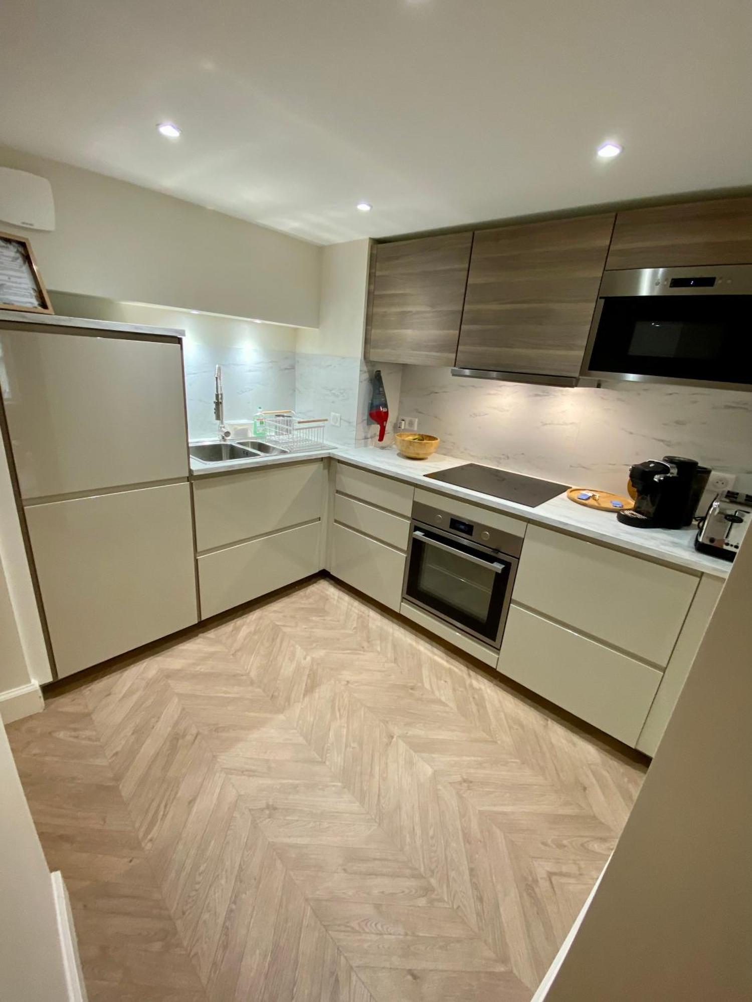 Superbe Appartement Terrasse Et Parking Gratuit Auxerre Eksteriør bilde